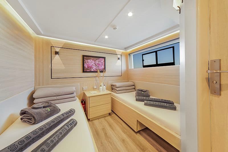 Standard Twin Main Deck