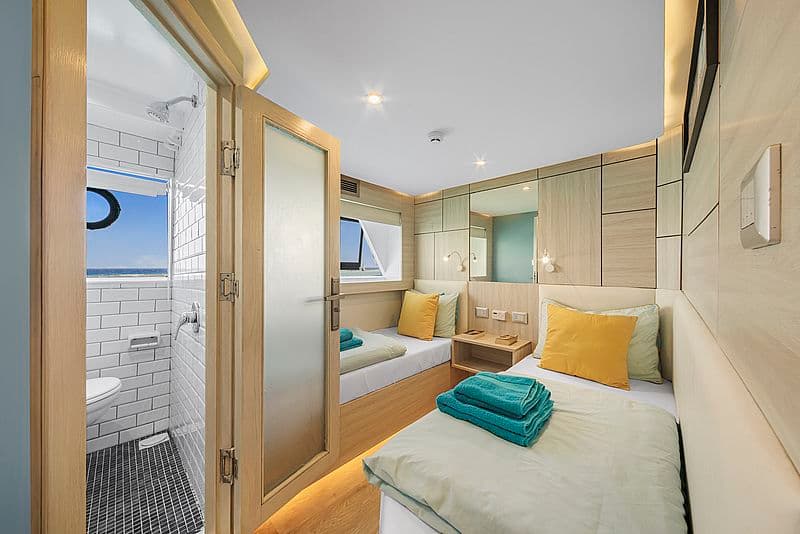 Standard Twin Upper Deck